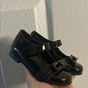Rachel Shoes Black Patent Dress Shoes with Bow size 6 toddler girl